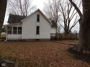 1402 S Franklin Rd in Greenwood, IN - Building Photo - Building Photo