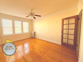 4919 W Berteau Ave in Chicago, IL - Foto de edificio - Building Photo