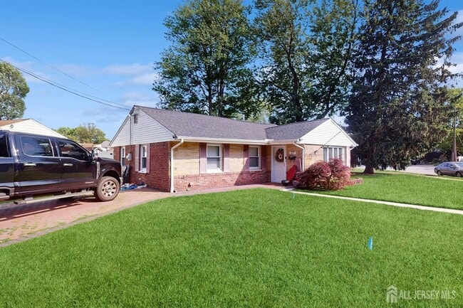 229 Old Post Rd in Edison, NJ - Building Photo - Building Photo
