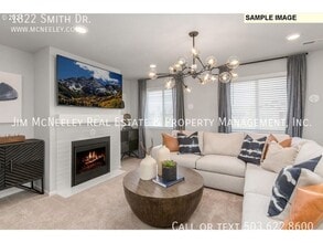 1822 Smith Dr in Woodburn, OR - Building Photo - Building Photo