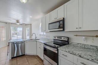 2530 E Camellia Dr in Gilbert, AZ - Building Photo - Building Photo