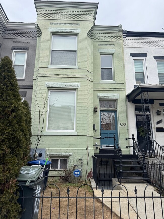 823 8th St NE in Washington, DC - Building Photo - Building Photo