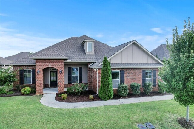 121 Hilltop Ridge Dr