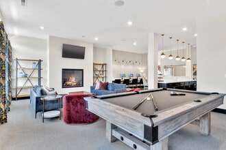 Woodfield Park in Columbus, OH - Foto de edificio - Building Photo