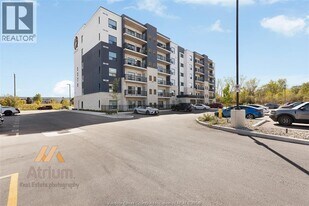 3370 Stella Crescent in Windsor, ON - Building Photo