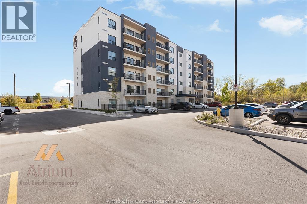 3370 Stella Crescent in Windsor, ON - Building Photo