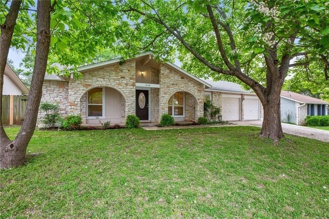 property at 910 Powder Horn Dr