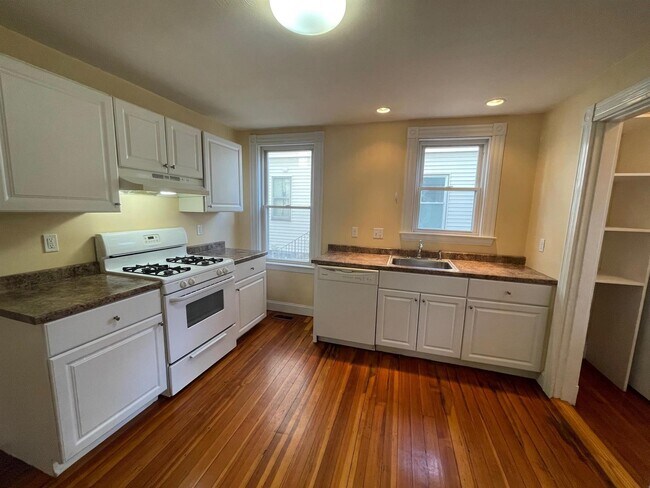 32 Pearson Rd, Unit 1