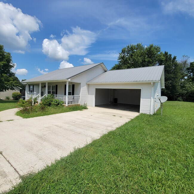 1008 Fisk Park Dr in Cookeville, TN - Building Photo - Building Photo