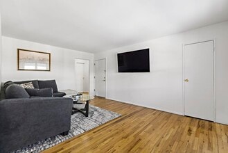 425 Madison Ave. in New Milford, NJ - Building Photo - Building Photo