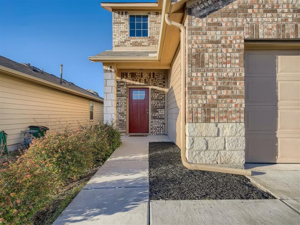 2016 Grow Ln in Austin, TX - Foto de edificio