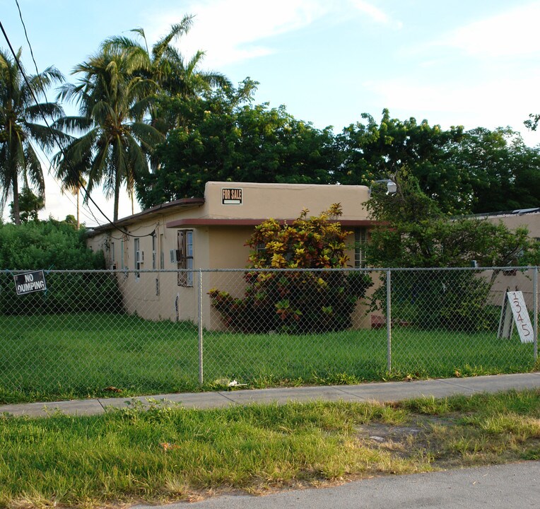 1345 NE 110th St in Miami, FL - Building Photo