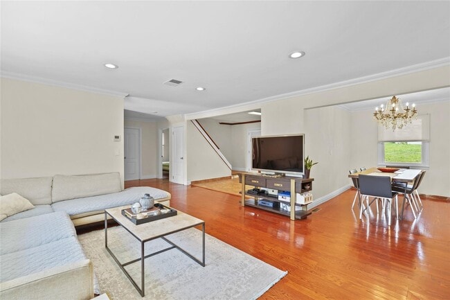 property at 4 Hickory Dr