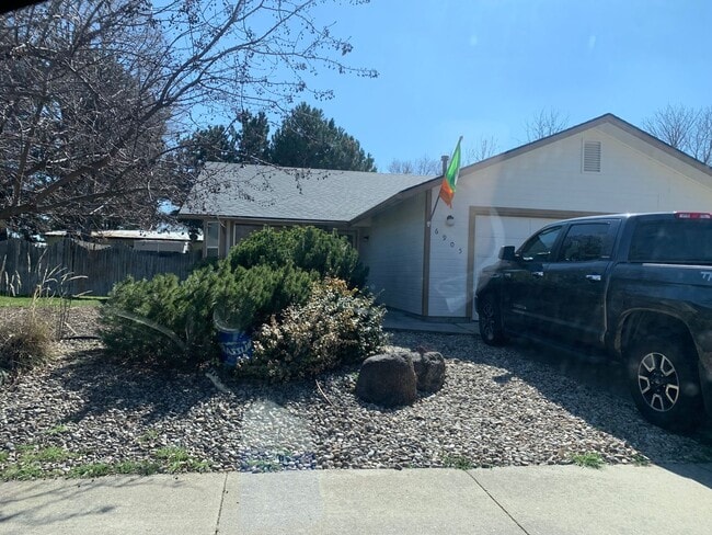 property at 6905 W Parapet Ct
