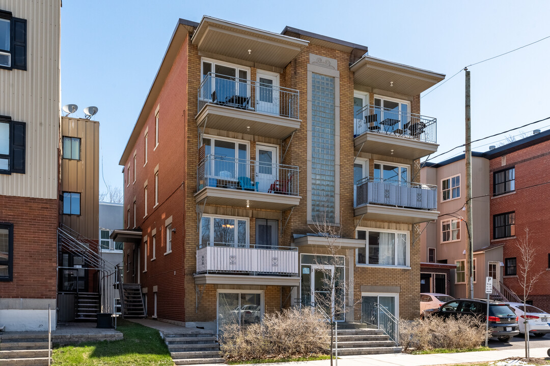 841 Marguerite-Bourgeoys Av in Québec, QC - Building Photo