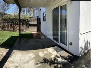 969 Palm Cir in Tracy, CA - Building Photo - Building Photo