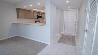 1600 NE Dixie Hwy in Jensen Beach, FL - Building Photo - Building Photo