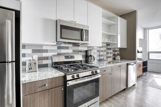 2 Leighton St in Cambridge, MA - Foto de edificio - Building Photo