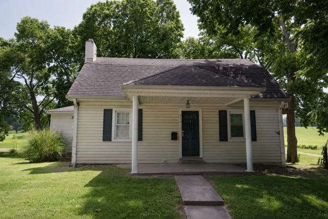 property at 804 Golfview Dr