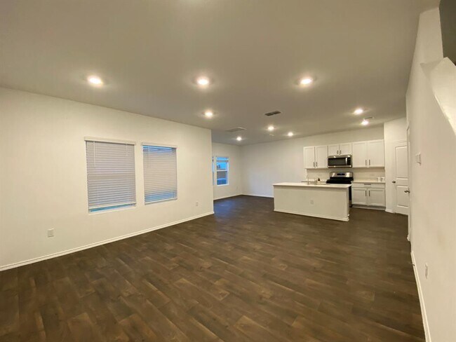 12320 Silversmith Ln in Mustang Ridge, TX - Building Photo - Building Photo