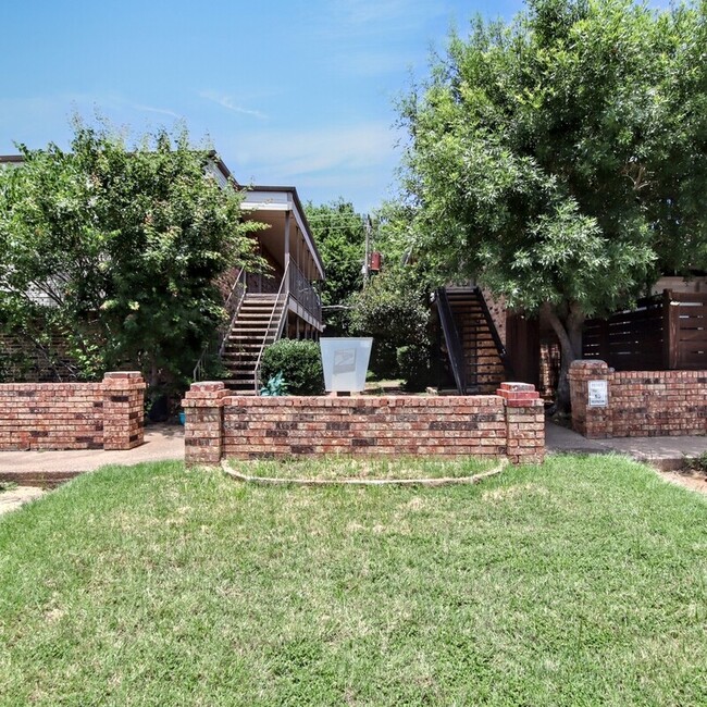 property at 4816 Wellesley Ave