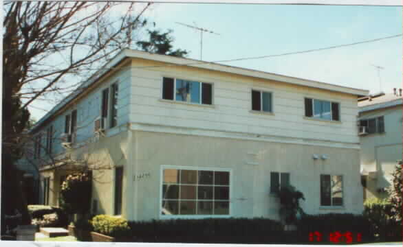 12250 Magnolia Blvd in North Hollywood, CA - Building Photo