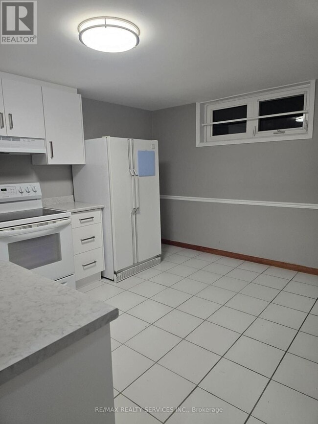 89 Lawnside Dr in Toronto, ON - Building Photo - Building Photo