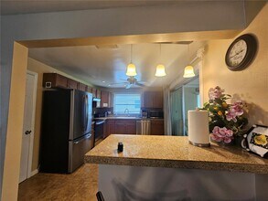 672 Gershwin Dr in Largo, FL - Building Photo - Building Photo