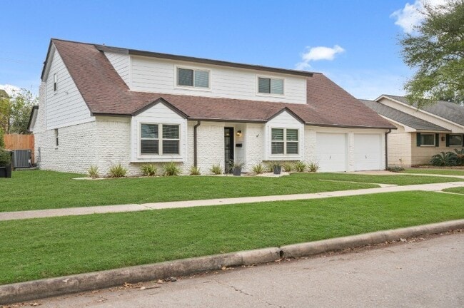 6010 Rutherglenn Dr in Houston, TX - Building Photo - Building Photo