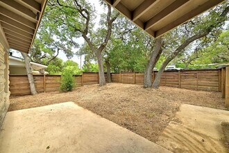 1110 W Oltorf St in Austin, TX - Building Photo - Building Photo