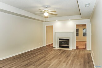 100 Silver Oak Ln NW in Huntsville, AL - Building Photo - Building Photo