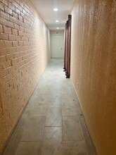 7847 Creekbend Dr in Houston, TX - Foto de edificio - Building Photo