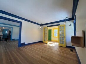 5101 Grand Ave in Kansas City, MO - Foto de edificio - Building Photo