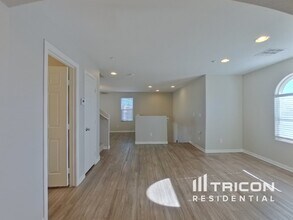 8920 Dorrell Ln in Las Vegas, NV - Building Photo - Building Photo
