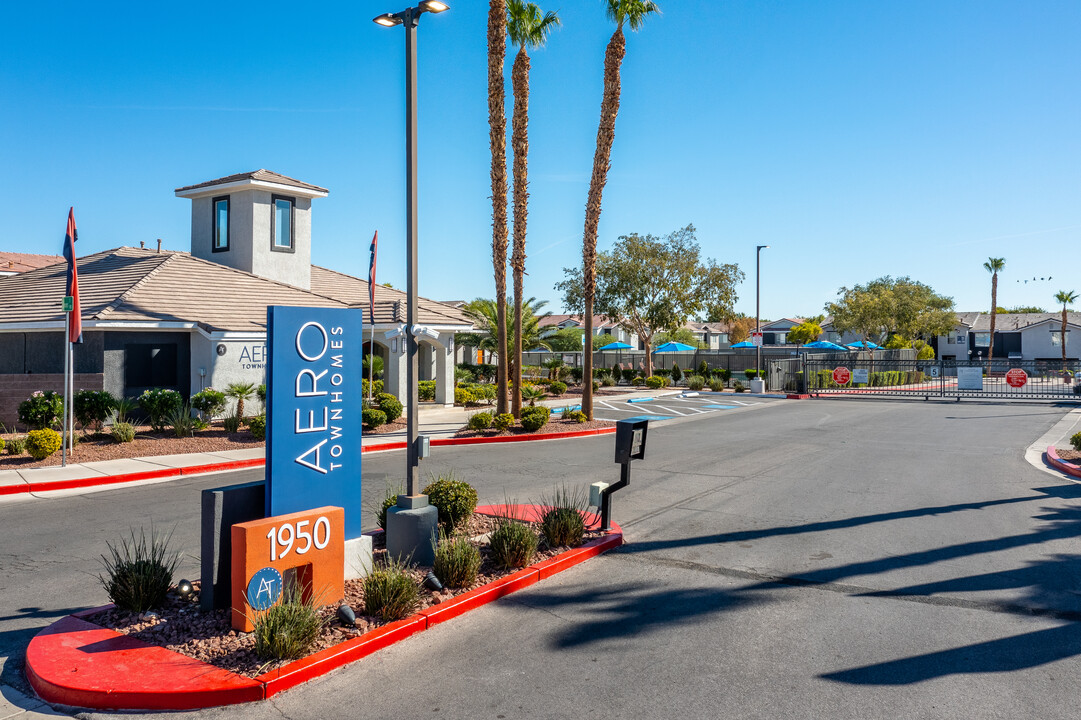 Aero Townhomes in Las Vegas, NV - Building Photo