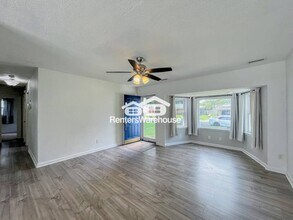 4945 Paine Ln in Virginia Beach, VA - Building Photo - Building Photo