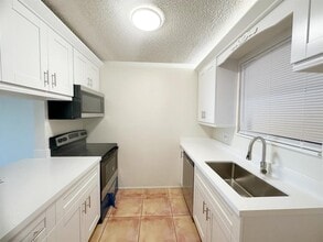 11453 NW 39th Ct in Coral Springs, FL - Foto de edificio - Building Photo