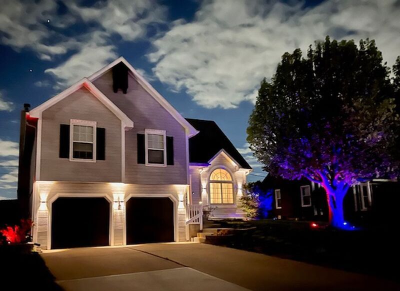 5404 NE Holiday Dr in Lee's Summit, MO - Foto de edificio