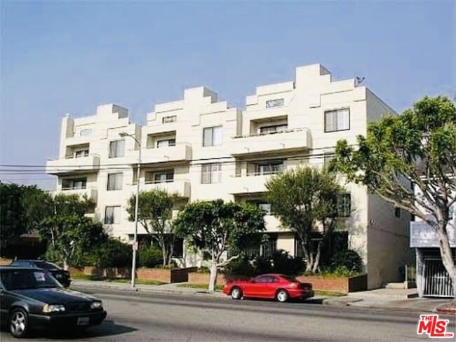 3544 S Centinela Ave in Los Angeles, CA - Building Photo - Building Photo