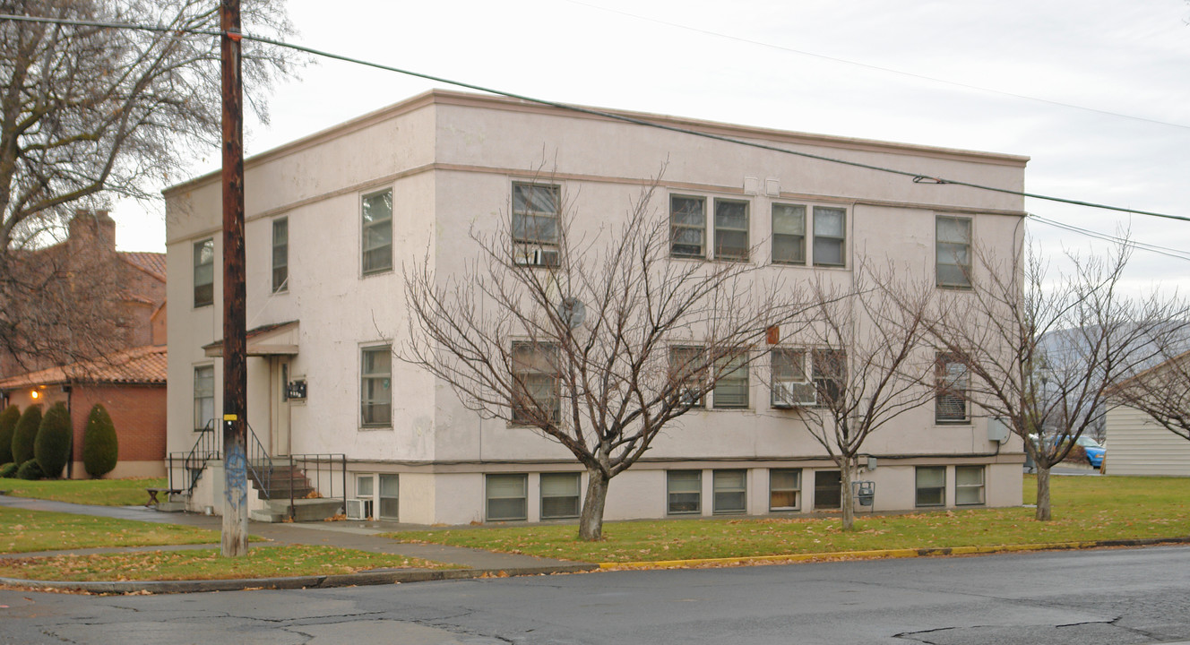 15 S 8th Ave in Yakima, WA - Building Photo