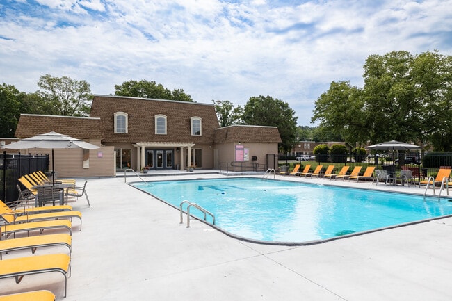 University Village - Carbondale, IL
