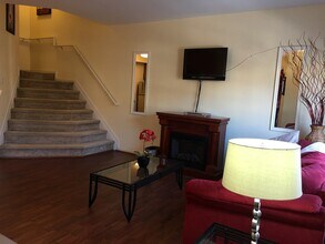 1933 Gardenia Ct in Odenton, MD - Building Photo - Building Photo