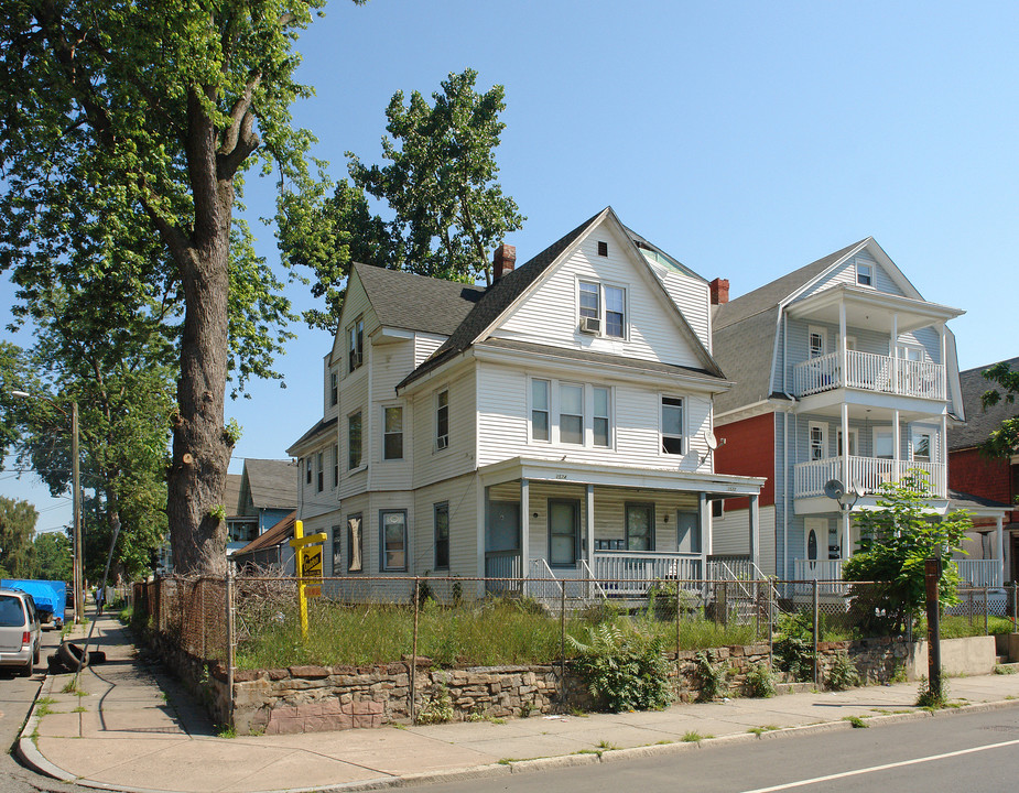 1572-1574 Park St W in Hartford, CT - Building Photo