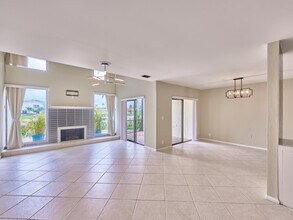 6040 Glendale Dr in Boca Raton, FL - Building Photo - Building Photo