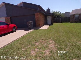 2703 NW Friar Tuck Ln