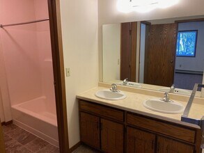 512 8th Ave S in St. Cloud, MN - Building Photo - Building Photo