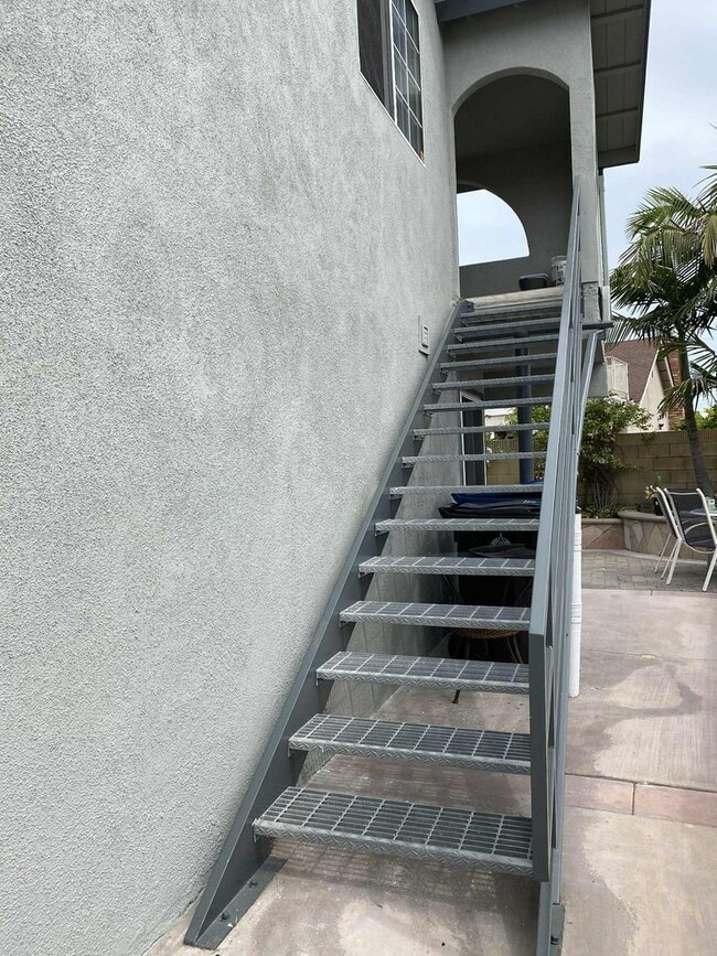 8701 Bel Air Cir in Westminster, CA - Foto de edificio - Building Photo