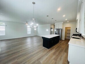 141 Douglas Dr in Oceanside, CA - Building Photo - Building Photo