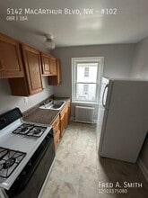 5142 MacArthur Blvd in Washington, DC - Foto de edificio - Building Photo