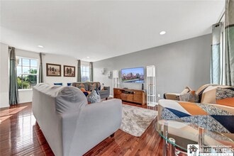 27 Middlebury Ln in Lancaster, NY - Building Photo - Building Photo